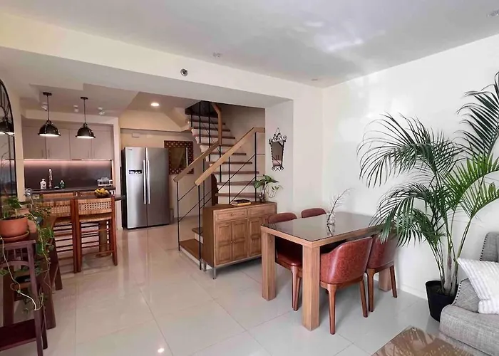 3 Bedroom Beautiful And Cozy Loft In Poblacion Makati