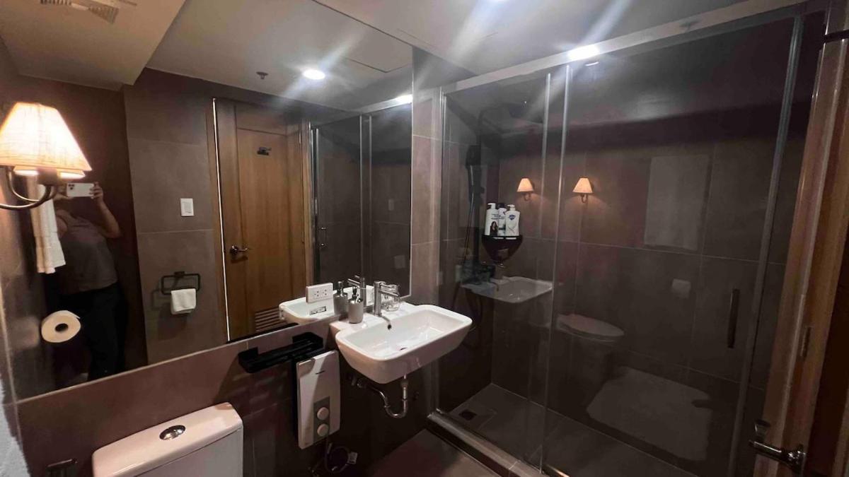 3 Bedroom Beautiful And Cozy Loft In Poblacion Makati Apartment *