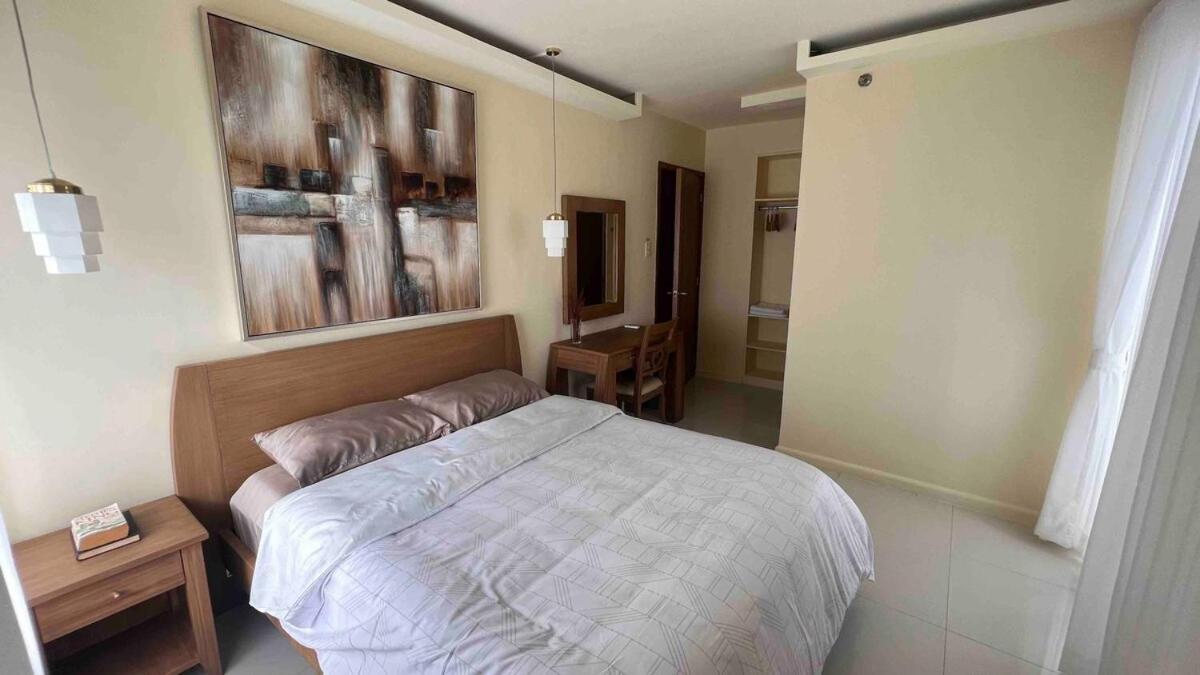 3 Bedroom Beautiful And Cozy Loft In Poblacion Makati