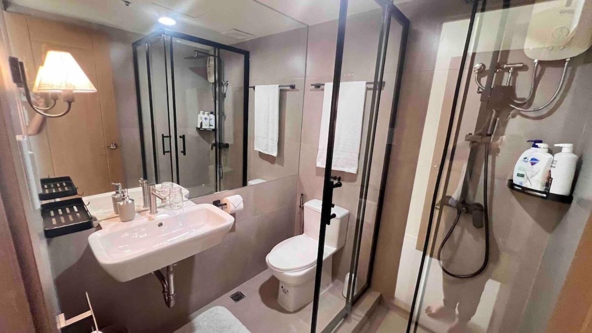 Apartment 3 Bedroom Beautiful And Cozy Loft In Poblacion Makati Manila