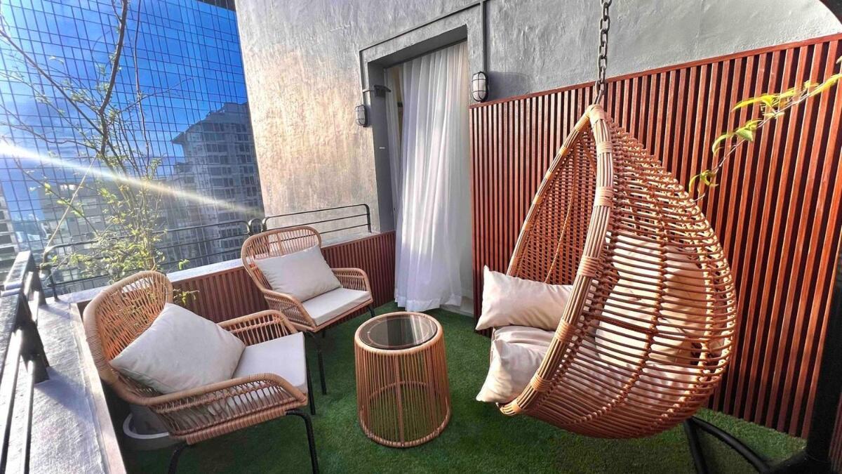 Apartment 3 Bedroom Beautiful And Cozy Loft In Poblacion Makati
