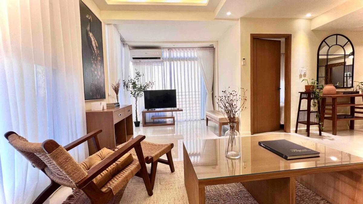 3 Bedroom Beautiful And Cozy Loft In Poblacion Makati Manila
