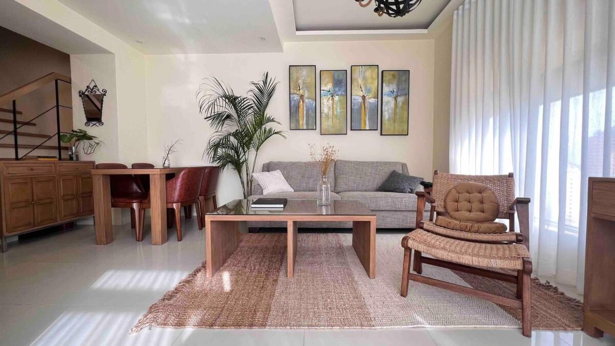 3 Bedroom Beautiful And Cozy Loft In Poblacion Makati *